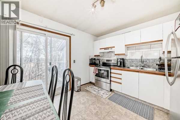 Primary Bedroom - 20, 10 Fairbank Road, Red Deer, AB T4X4X7 Photo 5
