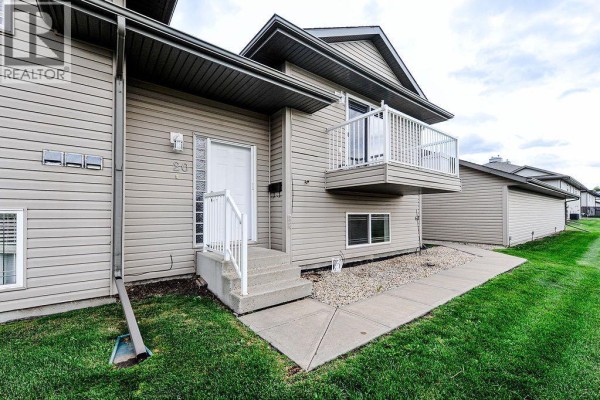 4pc Bathroom - 20, 4803 54 Avenue, Camrose, AB T4V5B1 Photo 3