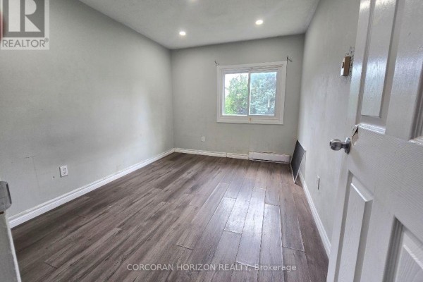 Living room - 20 - 1600 Culver Drive, London East, ON N5V3H5 Photo 4