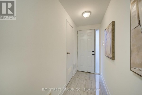 20 - 33 Dundalk Drive, Toronto, ON M1P4X6 Photo 3