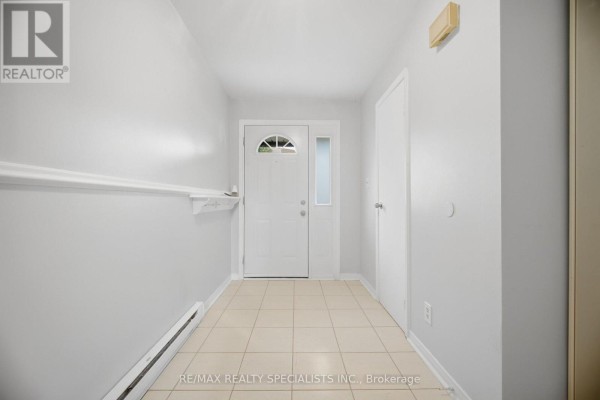 Kitchen - 20 - 6780 Formentera Avenue, Mississauga, ON L5N2L1 Photo 4