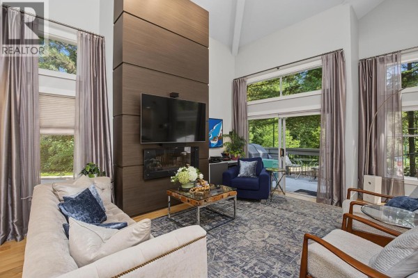 20 1900 Indian River Crescent, North Vancouver, BC V7G2R1 Photo 2