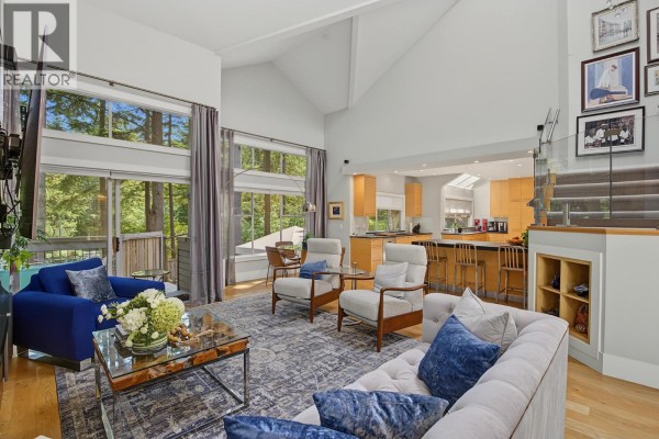 20 1900 Indian River Crescent, North Vancouver, BC V7G2R1 Photo 3
