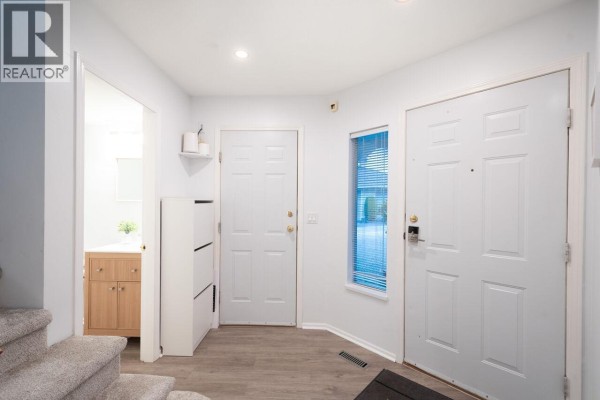 20 2590 Panorama Drive, Coquitlam, BC V3E2W9 Photo 3