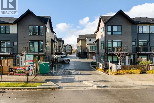 20 4337 Boundary Road, Richmond, BC V6V0C4 Photo 2