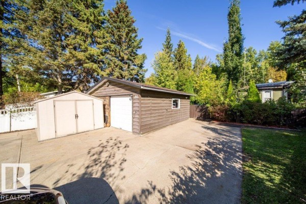 Kitchen - #20 52059 Rge Road 220, Rural Strathcona County, AB T8E1B9 Photo 3