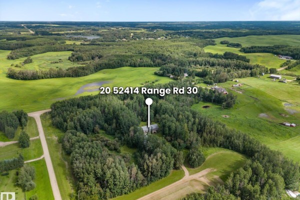 Family room - #20 52414 Rge Road 30, Rural Parkland County, AB T7Y2M5 Photo 4