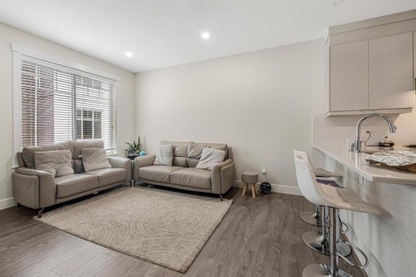 20 8033 166b Street, Surrey, BC V4N6G7 Photo 5