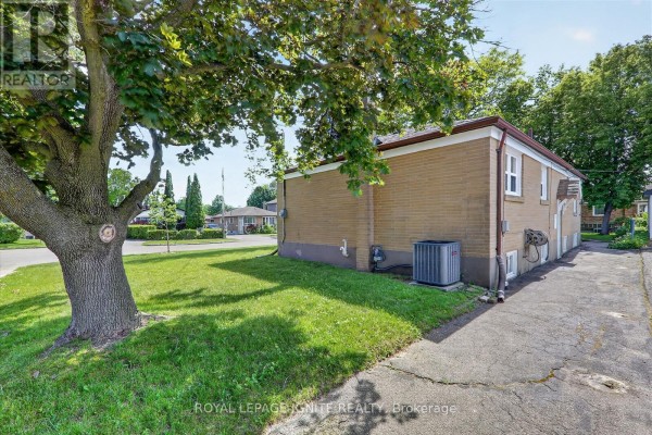 Kitchen - 20 Alanbury Crescent, Toronto, ON M1J2Y4 Photo 3