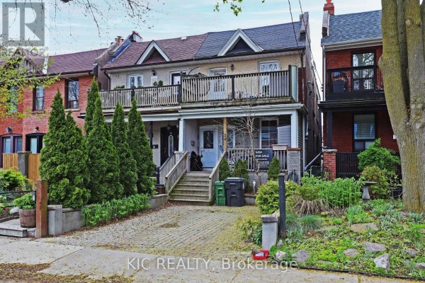 Kitchen - 20 Ashdale Avenue, Toronto, ON M4L2Y7 Photo 2