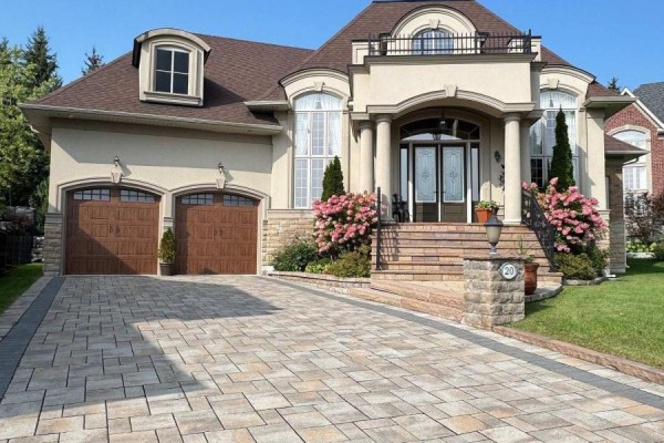 Residential for sale at 20 Aubrietia Court, Richmond Hill, ON - MLS® ikJXPJ