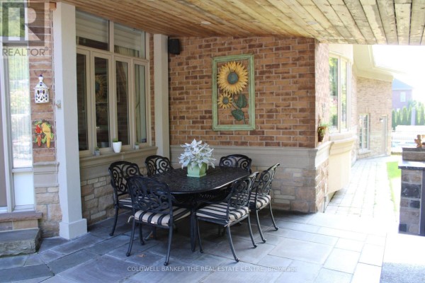 20 Aubrietia Court, Richmond Hill, ON, photo 2