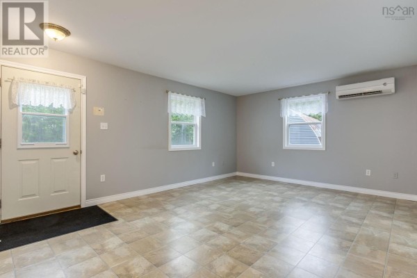 Living room - 20 Bell Street, Lake Echo, NS B2Z1M8 Photo 4