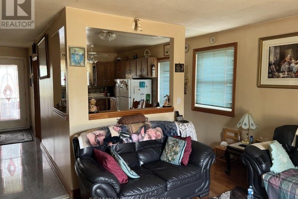 Kitchen - 20 Billingsgate Crescent, Ajax, ON L1S2R8 Photo 3