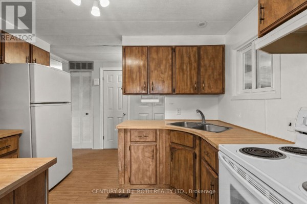 20 Cameron Drive, Oro Medonte, ON L0L1T0 Photo 4