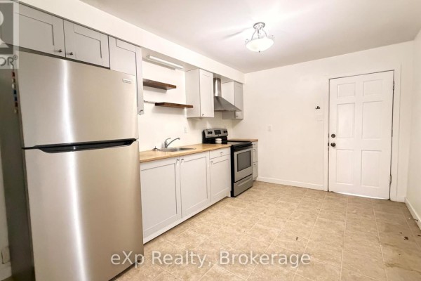 20 Charlotte Street, Belleville, ON K8P1E2 Photo 4