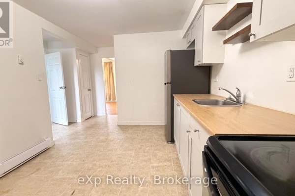 20 Charlotte Street, Belleville, ON K8P1E2 Photo 5