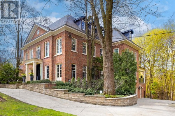 20 Cluny Drive, Toronto, ON, photo 2