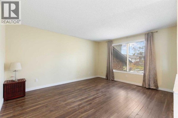 Kitchen - 20 Dalhousie Crescent Nw, Calgary, AB T3A2H8 Photo 3
