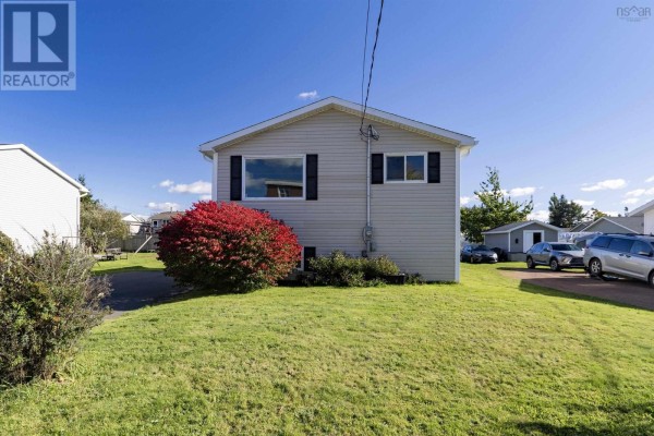 20 Dickey Street, Amherst, NS, photo 3