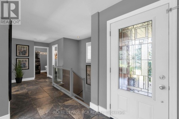 Dining room - 20 Douglas Drive, New Tecumseth, ON L9R1J9 Photo 4