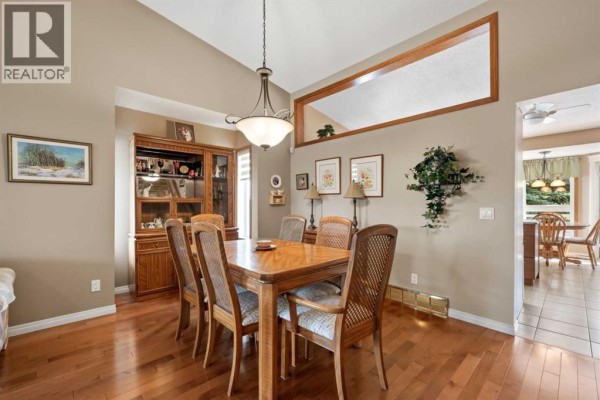 Kitchen - 20 Edendale Crescent Nw, Calgary, AB T3A3W8 Photo 4