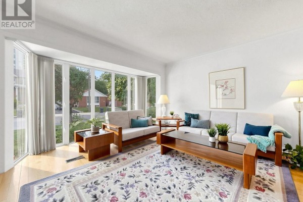 20 Elfreda Boulevard, Toronto, ON, photo 2
