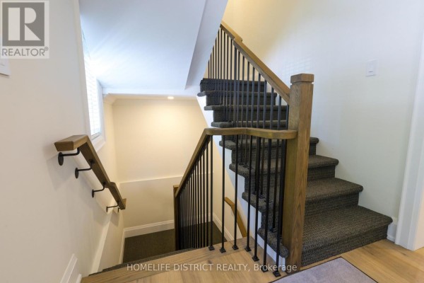 20 Elgin Street E, Oshawa, ON L1G1S8 Photo 4
