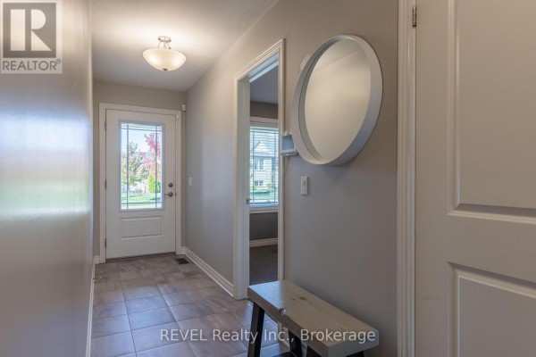 Living room - 20 Elliot Street, Thorold, ON L2V0E6 Photo 4
