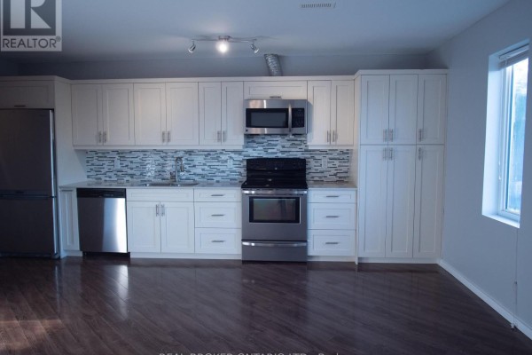 20 Emily Street, Parry Sound, ON P2A2P3 Photo 3