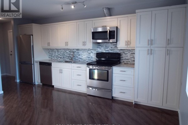 20 Emily Street, Parry Sound, ON P2A2P3 Photo 4