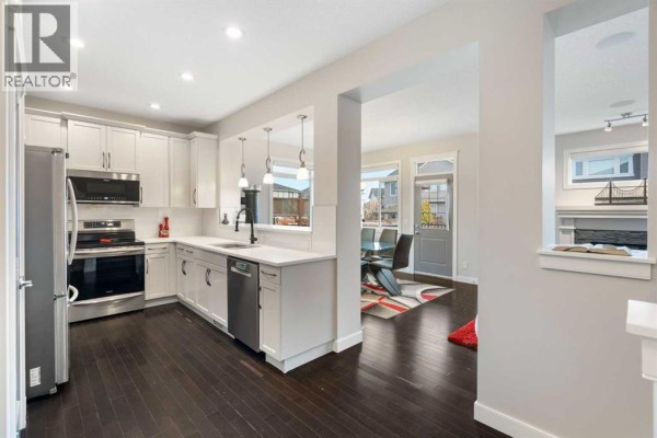 4pc Bathroom - 20 Evanswood Circle Nw, Calgary, AB T3P0K1 Photo 5