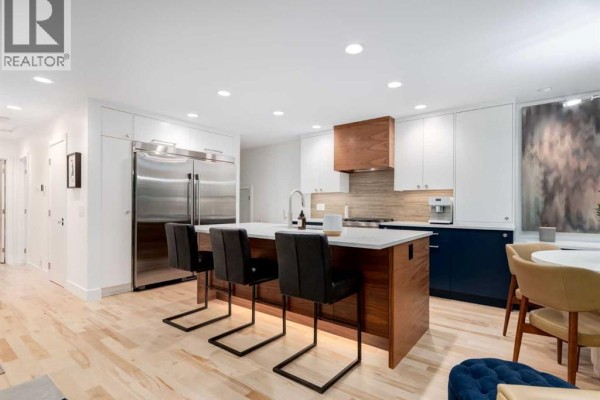 4pc Bathroom - 20 Gainsborough Drive Sw, Calgary, AB T3E4W7 Photo 5