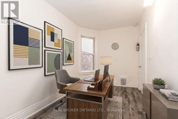 Mud room - 20 Golden Avenue W, Toronto, ON M6R2J4 Photo 5