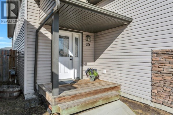 Kitchen - 20 Hammond Close, Sylvan Lake, AB T4S0C7 Photo 2