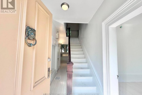20 Harrison Garden Boulevard, Toronto, ON M2N7K9 Photo 4