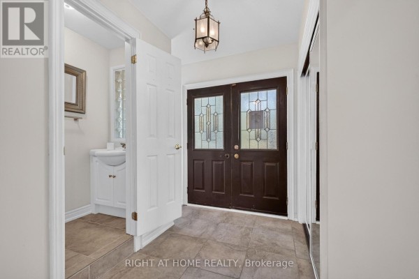 20 Holgate Street, Barrie, ON L4N2T5 Photo 2