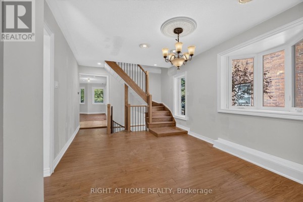 20 Holgate Street, Barrie, ON L4N2T5 Photo 3