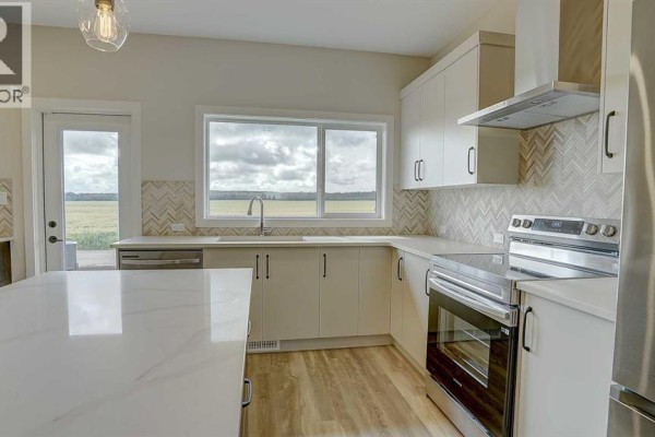 Primary Bedroom - 20 Ian Way, Sylvan Lake, AB T4S0W5 Photo 5