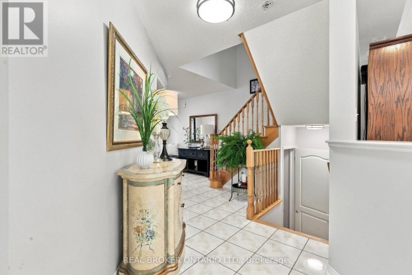 Dining room - 20 Kendra Court, Brampton, ON L7A1L8 Photo 4