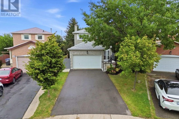 Foyer - 20 Kesteven Crescent, Brampton, ON L6W4E1 Photo 2
