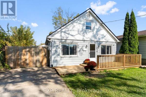 Bathroom - 20 Kirk Street, St  Catharines, ON L2S1B7 Photo 2