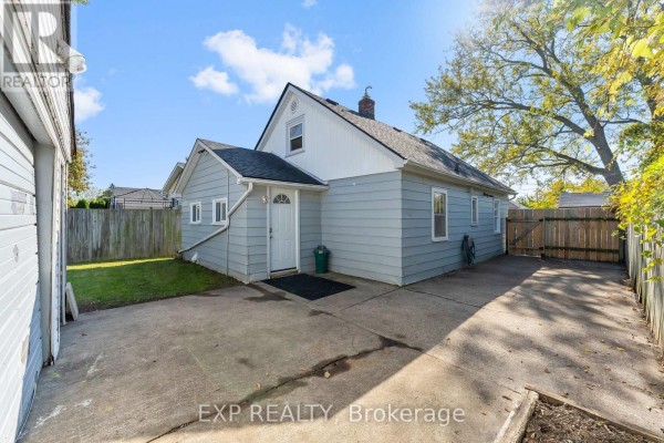 Kitchen - 20 Kirk Street, St  Catharines, ON L2S1B7 Photo 4