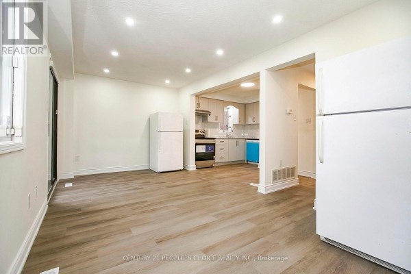 Kitchen - 20 Letty Avenue, Brampton, ON L6Y4T3 Photo 3