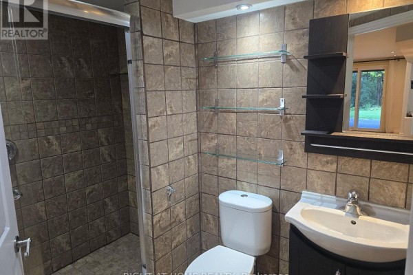20 Lippincott Court, Richmond Hill, ON, photo 2