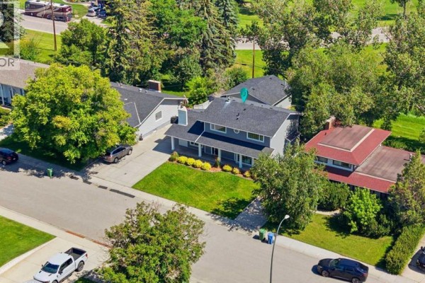 2pc Bathroom - 20 Mapleglade Close Se, Calgary, AB T2J2G9 Photo 2
