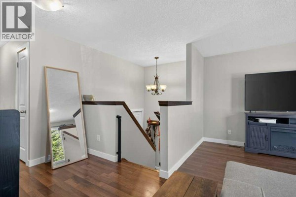 Dining room - 20 Mckinley Road Se, Calgary, AB T2Z1T6 Photo 4