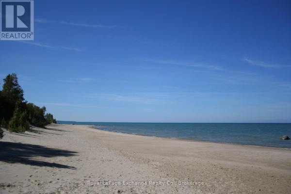20 Mercedes Crescent, Kincardine, ON, photo 2