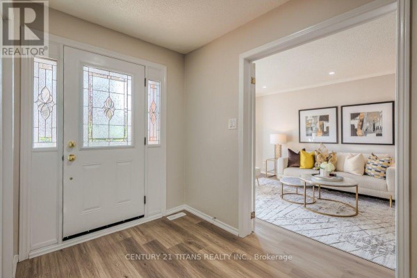 Family room - 20 Millstone Crescent, Whitby, ON L1R1T4 Photo 5