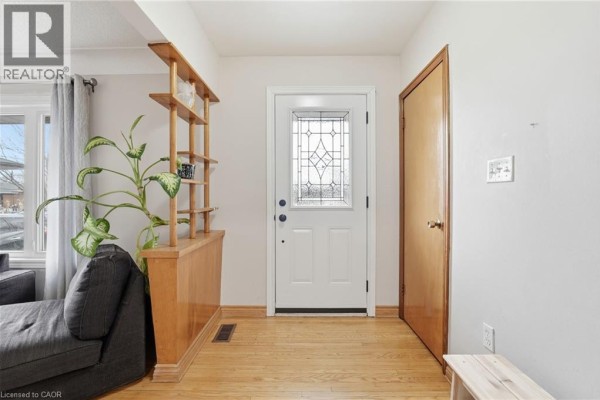 Recreation room - 20 Nelligan Place, Hamilton, ON L8K4X7 Photo 5